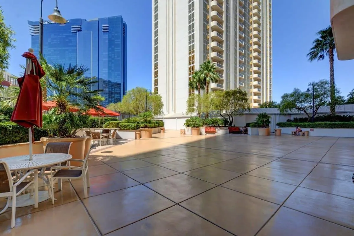 Mgm Signature-25-609 Strip View Jacuzzi Studio لاس فيغاس بيت للعطل